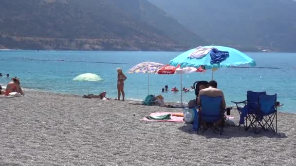 Oludeniz Playa Fethiye Gente Nada Relajarse Mar Egeo Fethiye Turquía — Vídeos de Stock