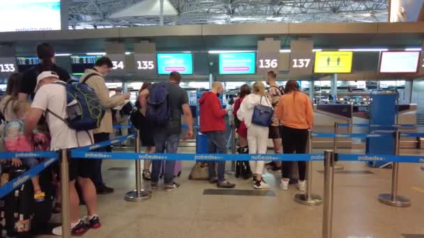 Incheckbalies Voor Passagiers Luchthaven Van Vnukovo Rusland Moskou Augustus 2021 — Stockvideo