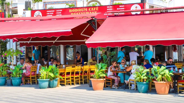 Pessoas Restaurante Livre Rua Bodrum Bodrum Turquia Agosto 2021 — Fotografia de Stock