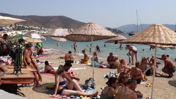 Bodrum Stad Strand Med Människor Vilar Bodrum Turkiet Augusti 2021 — Stockvideo