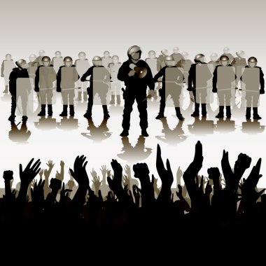 Protestocular kalabalık ve polis