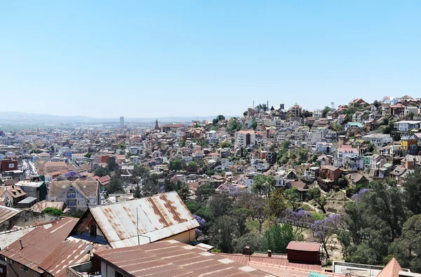 Staden Antananarivo vid solig dag. Madagaskar Island. — Stockfoto