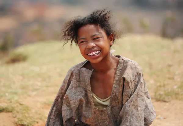 Retrato de una mujer sonriente no identificada en Madagascar. Antananarivo . — Foto de Stock