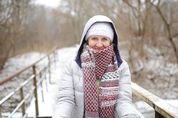 Žena na bruslích — Stock fotografie