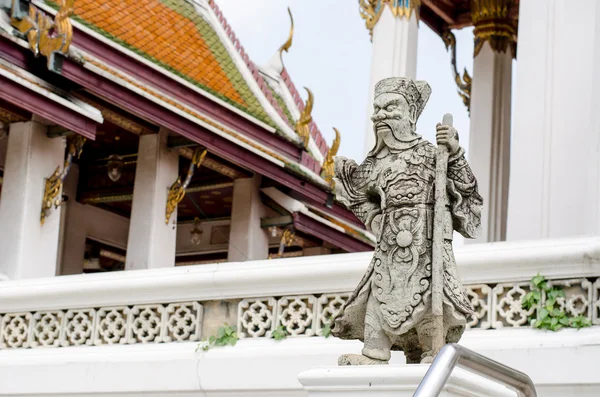 Die chinesische Wächterstatue im thailändischen Tempel — Stockfoto