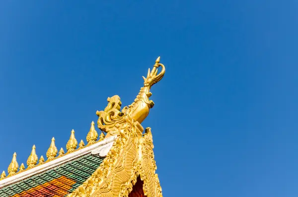 Çin'deki Budist tapınağı çatı — Stok fotoğraf