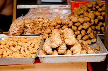 sokak piyasada sarı tofu