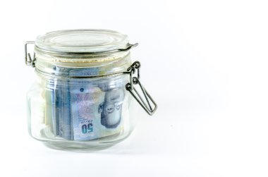 Beyaz arka plan üzerinde Tay Banyosu