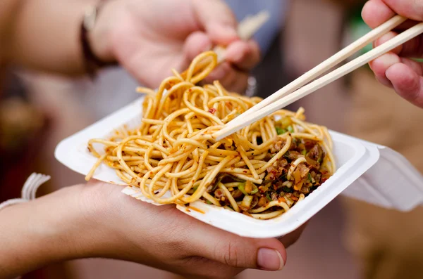 Tagliatelle sparate con tofu — Foto Stock