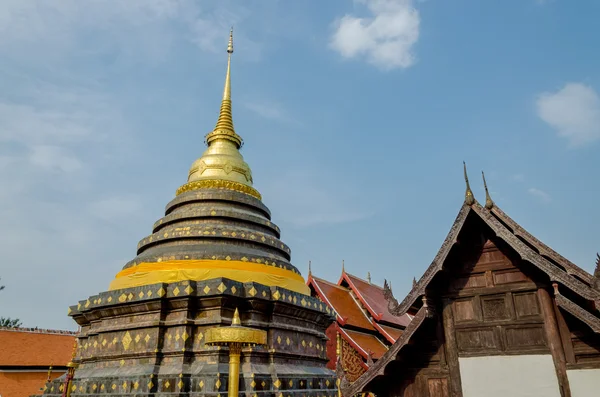 Nakonpanom, Tayland - 22 Nisan: Belediye atık bertaraf — Stok fotoğraf