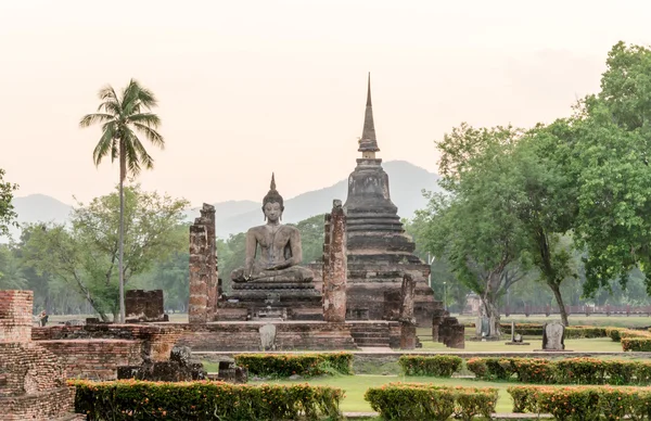 Sukhothai historiska park på sukhothai provinsen i thailand — Stockfoto