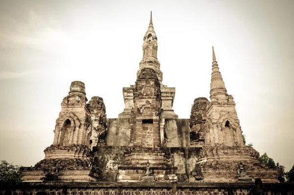 Parque histórico de Sukhothai en la provincia de Sukhothai en Tailandia —  Fotos de Stock