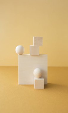 Soyut geometrik bileşim. Üç boyutlu tahta nesneler. Sanat ve basitlik kavramı.