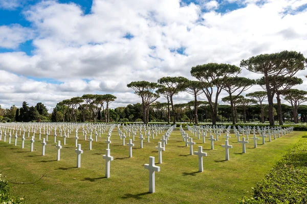 Amerikansk militärkyrkogård — Stockfoto