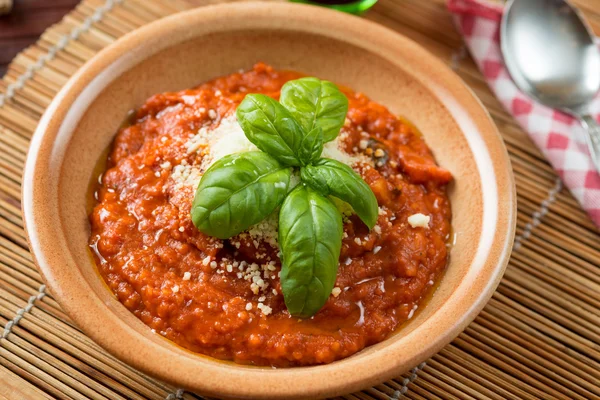 Tomato soup served in a crock pot — Stock Photo, Image