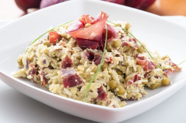 kuşkonmaz ve bresaola risotto