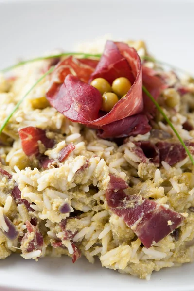 Risotto with asparagus and bresaola — Stock Photo, Image