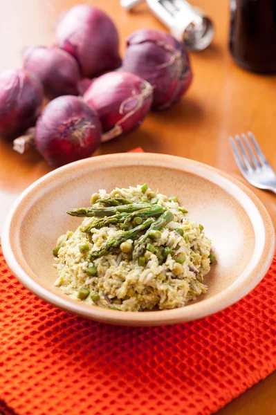 Risoto caseiro com espargos — Fotografia de Stock