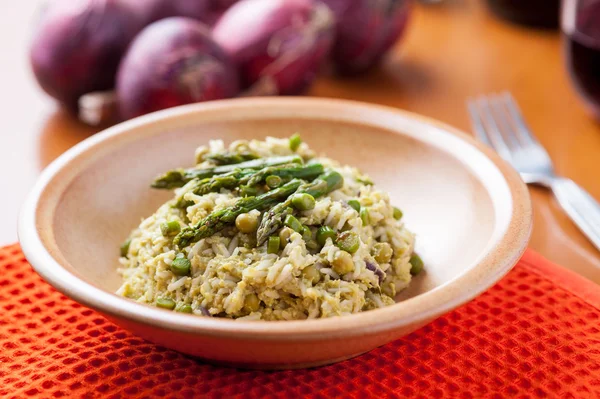 Risoto caseiro com espargos — Fotografia de Stock