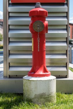 Hidrant kırmızı inşaat sütun