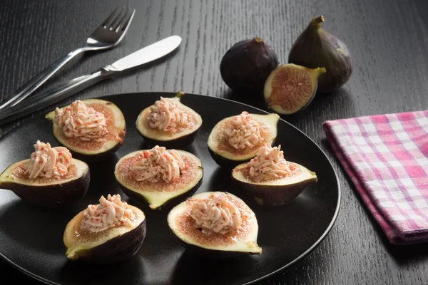 Stuffed figs on plate — Stock Photo, Image