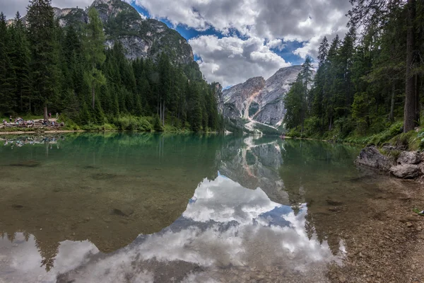 Majestátní horské jezero — Stock fotografie