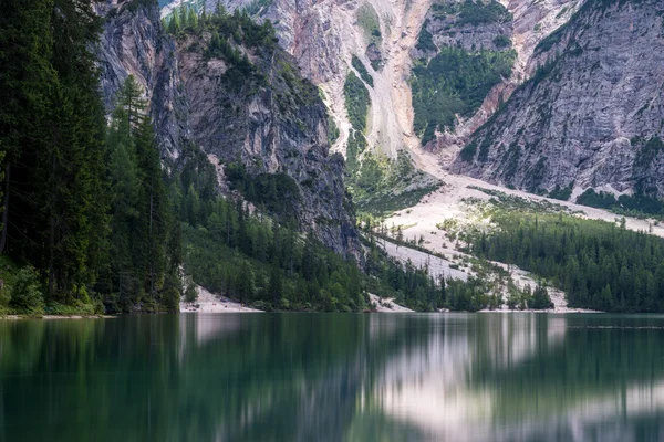 Majestueux lac de montagne — Photo