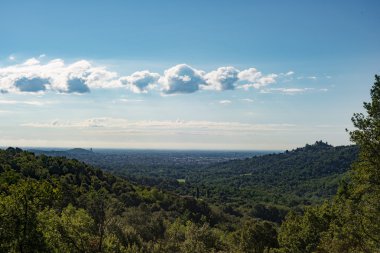 Dağlarda güzel vadi