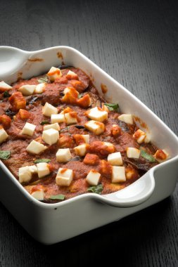 Peynir ile kavrulmuş sebze