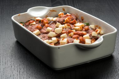 Peynir ile kavrulmuş sebze