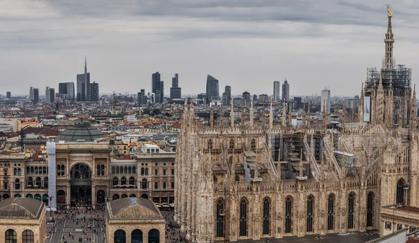 Horizonte de la ciudad moderna —  Fotos de Stock