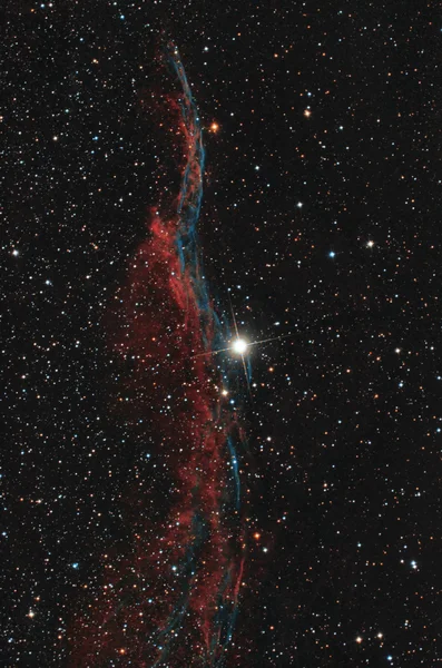 Nebulosa rossa nel cielo stellato notturno — Foto Stock