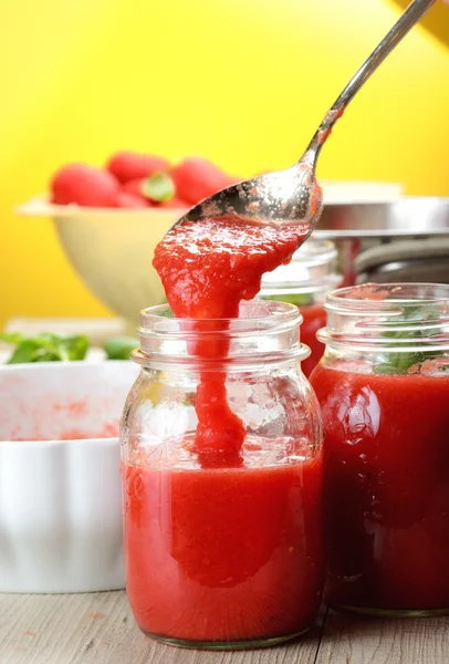 Homemade tomato sauce — Stock Photo, Image