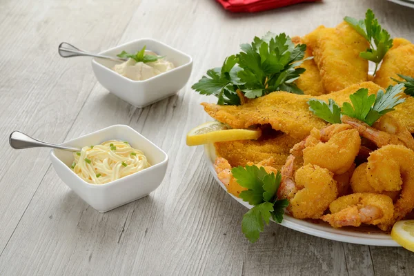 Prawns with parsley — Stock Photo, Image