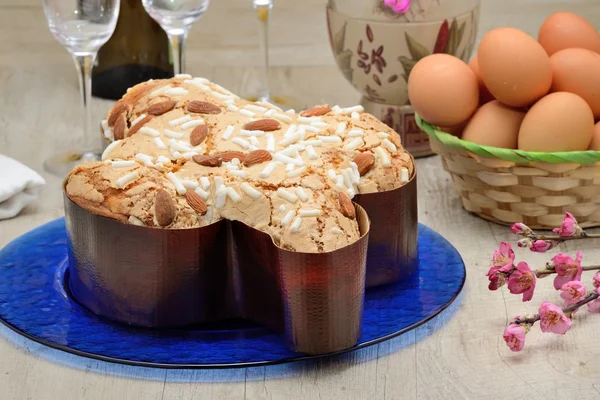 复活节鸽子蛋糕 — 图库照片