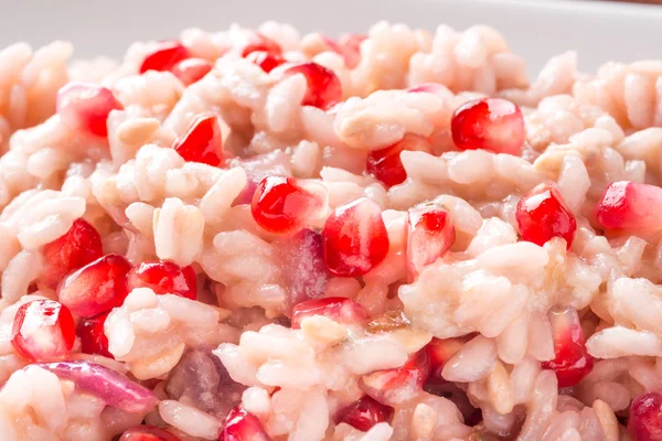 Risotto met granaatappel — Stockfoto