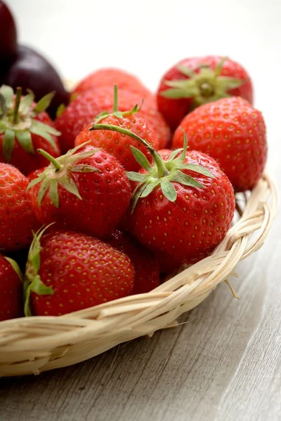 Strawberries basket — Stock Photo, Image