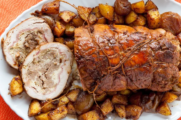 Roasted and stuffed meatloaf — Stock Photo, Image