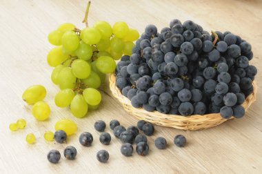 Siyah ve Yeşil üzüm demet