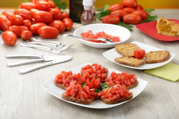 Friselle met tomaten — Stockfoto