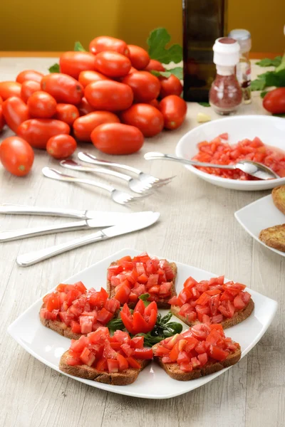 Garlic bread with tomato — Stock Photo, Image