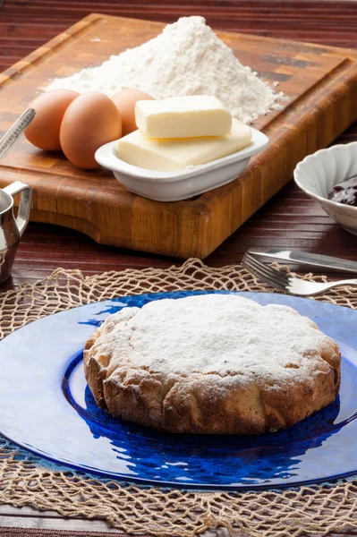 Kuchen gefüllt mit Marmelade — Stockfoto