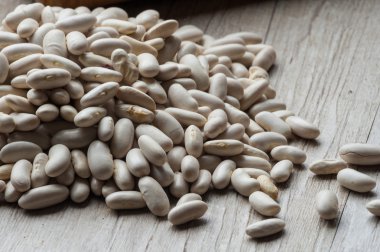 Masanın üzerinde fasulye