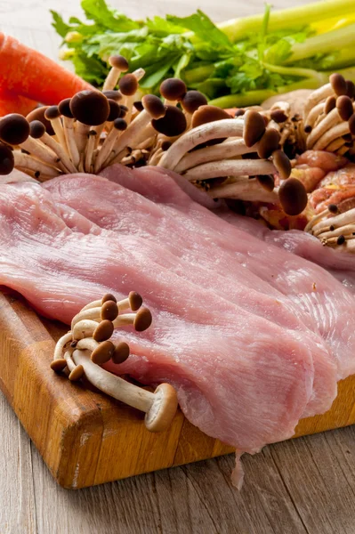 Raw chicken and turkey — Stock Photo, Image