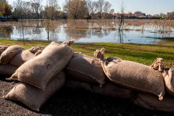 Sandbags for flood defense — Stock Photo, Image