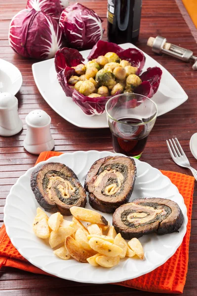 Meatloaf with roasted potatoes — Stock Photo, Image