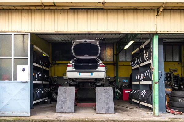 Taller de reparación de coches — Foto de Stock