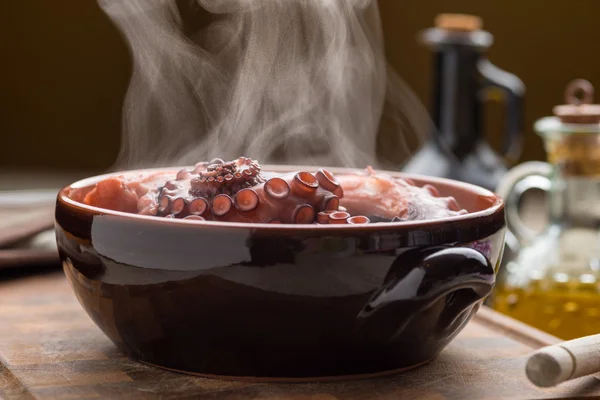 Stewed octopus with hot smoke — Stock Photo, Image