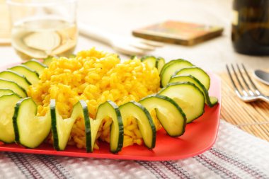 Geleneksel İtalyan safran risotto