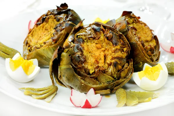 Artichokes stuffed and baked — Stock Photo, Image